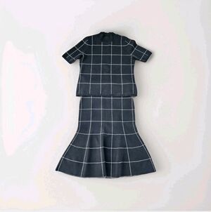 Ann Taylor 2 Pc Set Size M Gray High Waisted Skirt & Sweater Vest Knit Stretchy